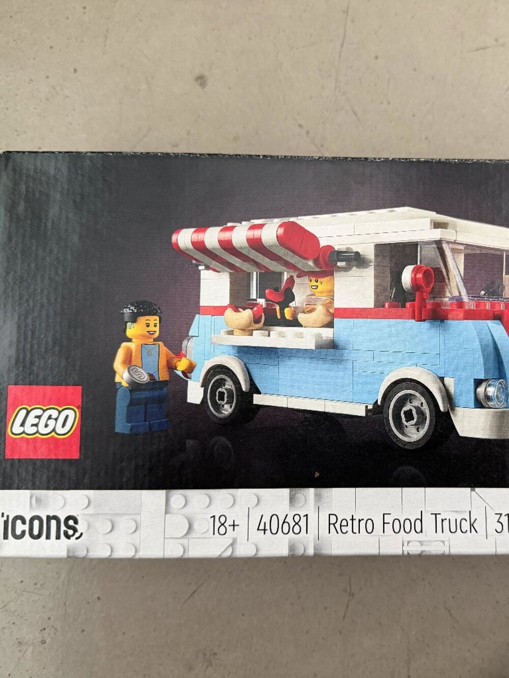 LEGO Icons "Retro Food Truck" (310 Pieces) *DAMAGED BOX*